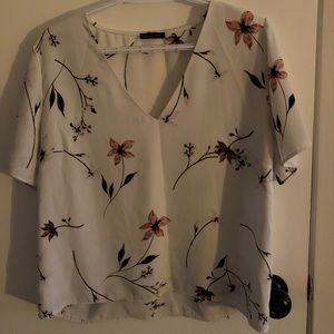 Dynamite floral blouse